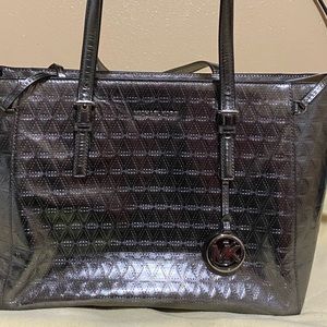 🌸AUTHENTIC “MICHAEL KORS “BAG 😍👜